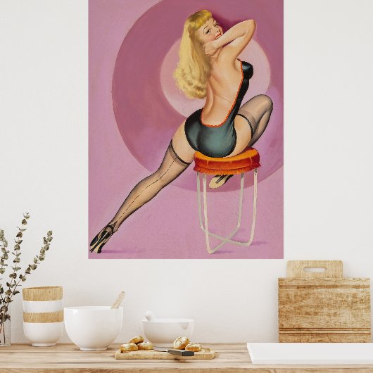 Blond op kruk terugkijkend Speld omhoog Poster (Keuken)