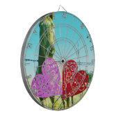 Blond paard en roze en rood hart dartbord (Voorkant Links)