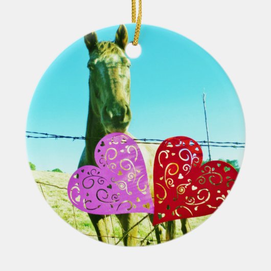 Blond paard en roze en rood hart keramisch ornament (Voorkant)