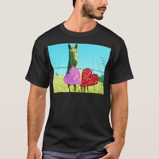 Blond paard en roze en rood hart t-shirt (Voorkant)