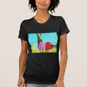 Blond paard en roze en rood hart t-shirt