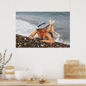 Blond vrouw op het strand poster (Keuken)