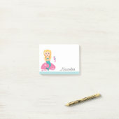 Blond zeemeermin met gepersonaliseerde zeepaardnaa post-it® notes (Op bureau)