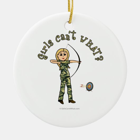 Blonde Archery in Camouflage Keramisch Ornament (Voorkant)