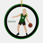 Blonde Girl Basketball Player in groen en zwart Keramisch Ornament (Voorkant)