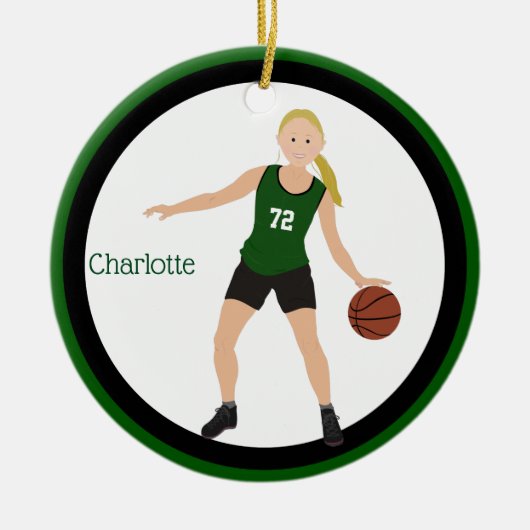 Blonde Girl Basketball Player in groen en zwart Keramisch Ornament (Voorkant)