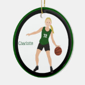 Blonde Girl Basketball Player in groen en zwart Keramisch Ornament (Links)