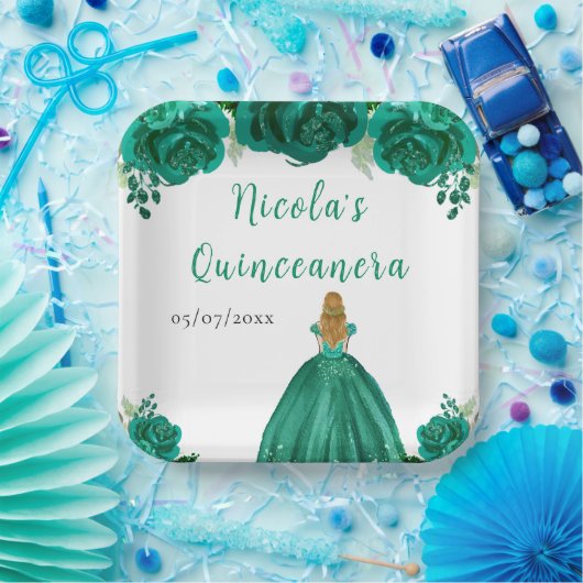 Blonde Hair Princess Green Floral Quinceanera Papieren Bordje (Feest)