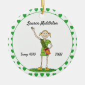 Blonde Junior Girl Scouting Green Heart Shape Keramisch Ornament (Voorkant)