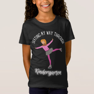 Blonde Meisjes Schaatsen Hun Weg Door De Kleutersc T-shirt