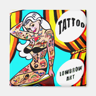blonde met body art magnet