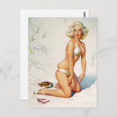 Blonde op Zand Pin Up Briefkaart (Voorkant / Achterkant)