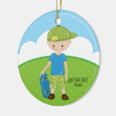 Blonde Skateboard Boy Aangepast kerstfeest Keramisch Ornament (Links)