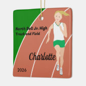 Blonde Track en Field Girl in groen en wit Keramisch Ornament (Links)
