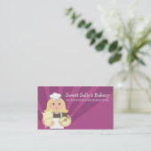 Blonde vrouw die visitekaartjes van chef-koekmeel  (Staand voorkant)