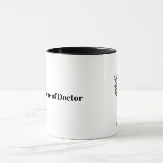 Blonde Vrouw Doctor in de Mok van de spuit (Midden)