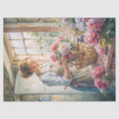 blonde vrouw gearrangeerd roze pioenen tissuepapier (Voorkant)