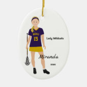 Blonde Vrouw Lacrosse Player in Paars en geel Keramisch Ornament (Voorkant)