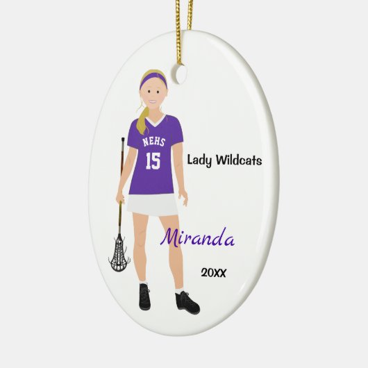 Blonde Vrouw Lacrosse Speler in Paarse en witte kl Keramisch Ornament (Links)