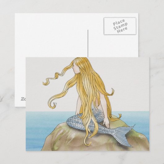 Blonde zeemeermin zit op zee rots, zijkant uitzich briefkaart (Voorkant / Achterkant)