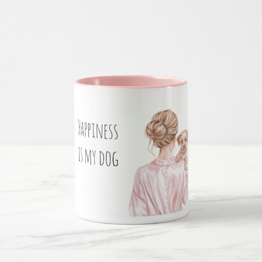 Blondharige dame die hond vasthoudt   mok (Midden)