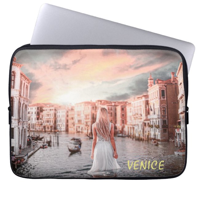 Blondie in Romantic Venetië Laptop Sleeve (Voorkant)