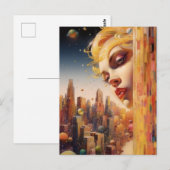 Blondine Haired Vrouw in een Stad Briefkaart (Voorkant / Achterkant)