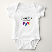 Blondjes hebben meer plezier romper (Voorkant)