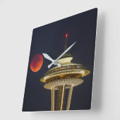Blood Moon | Seattle Space Needle Vierkante Klok (Hoek)