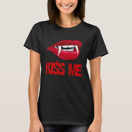 Blood Red Vampire Lips Halloween Kiss Me T-shirt (Voorkant)