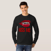 Blood Red Vampire Lips Halloween Kiss Me T-shirt (Voorkant volledig)