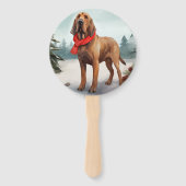 Bloodhound-hond in de sneeuw met Kerstmis Handwaaier (Achterkant)