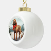 Bloodhound Hond in Sneeuw Kerstmis Keramische Bal Ornament (Rechts)