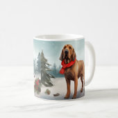 Bloodhound Hond in Sneeuw Kerstmis Koffiemok (Voorkant rechts)