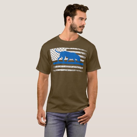 Bloodhound K9 politieagent Verenigde Staten vlag d T-shirt (Voorkant volledig)
