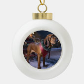 Bloodhound Kerstmis Feestelijk Seizoen Keramische Bal Ornament (Voorkant)