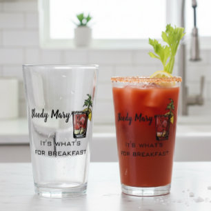 Bloody Mary Het is wat er voor het ontbijt op tafe Glas