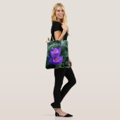 Bloom als een bloemfoto tote bag (Op model)