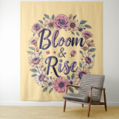 Bloom & Rise Floral Typography Wandtapijt Wandkleed (In situ)