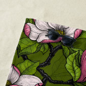 Bloomende magnolia en titmuisvogel 2 strandlaken (In situ)