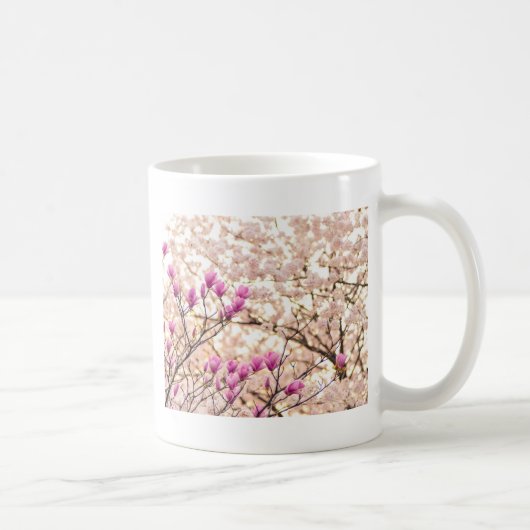 Bloomende roze Paarse Magnolias Spring Flower Koffiemok (Rechts)