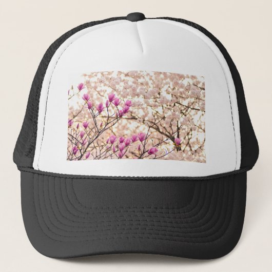 Bloomende roze Paarse Magnolias Spring Flower Trucker Pet (Voorkant)