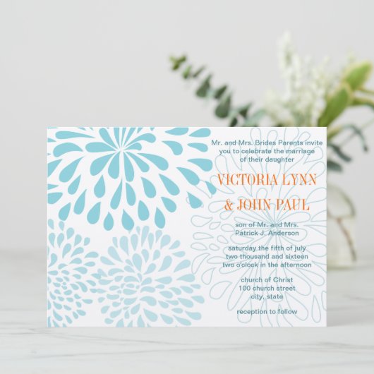 Blooming Dahlia Coral Blue Floral Wedding Invite Kaart (Staand voorkant)