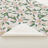 Blooming Lilies in Ivory Green Sherpa Deken (3/4)