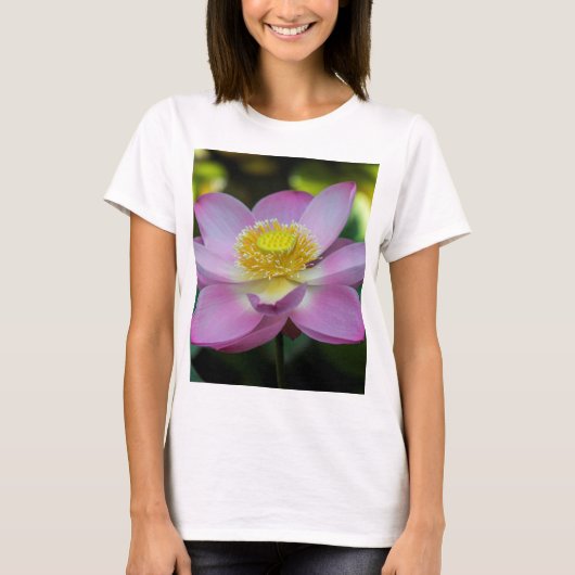 Blooming lotus flower, Indonesië T-shirt (Voorkant)