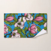 Blooming magnolia op blauw bad handdoek (Handdoek)