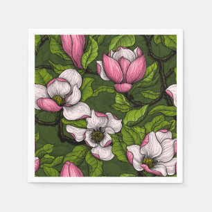 Blooming magnolia op donkergroen servet