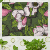 Blooming magnolia op donkergroen theedoek (Gevouwen)