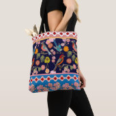 Blooming Summer Flowers and Playful Paradise Birds Tote Bag (Dichtbij)