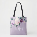 Blooming van botanisch paars gepersonaliseerd tas<br><div class="desc">Waterverf botanische flora en grienery in blozen,  perziken en paars,  met wifey script en aangepaste naam op de achterkant,  elegante en romantische,  fantastische gepersonaliseerde cadeaus voor nieuwe bruid.</div>